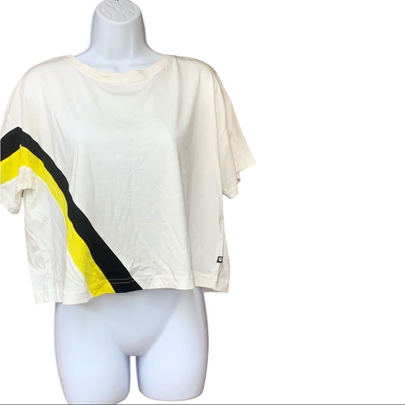 SzS Fable Tics Cropped Tee Shirt - Picture 2 of 4